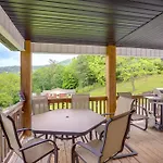 Family Home With Views About 5 Mi To Downtown Asheville!