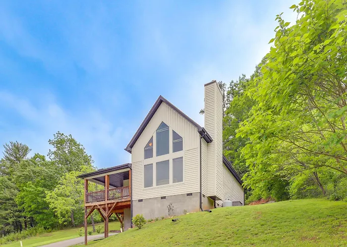 Family Home With Views About 5 Mi To Downtown Asheville!