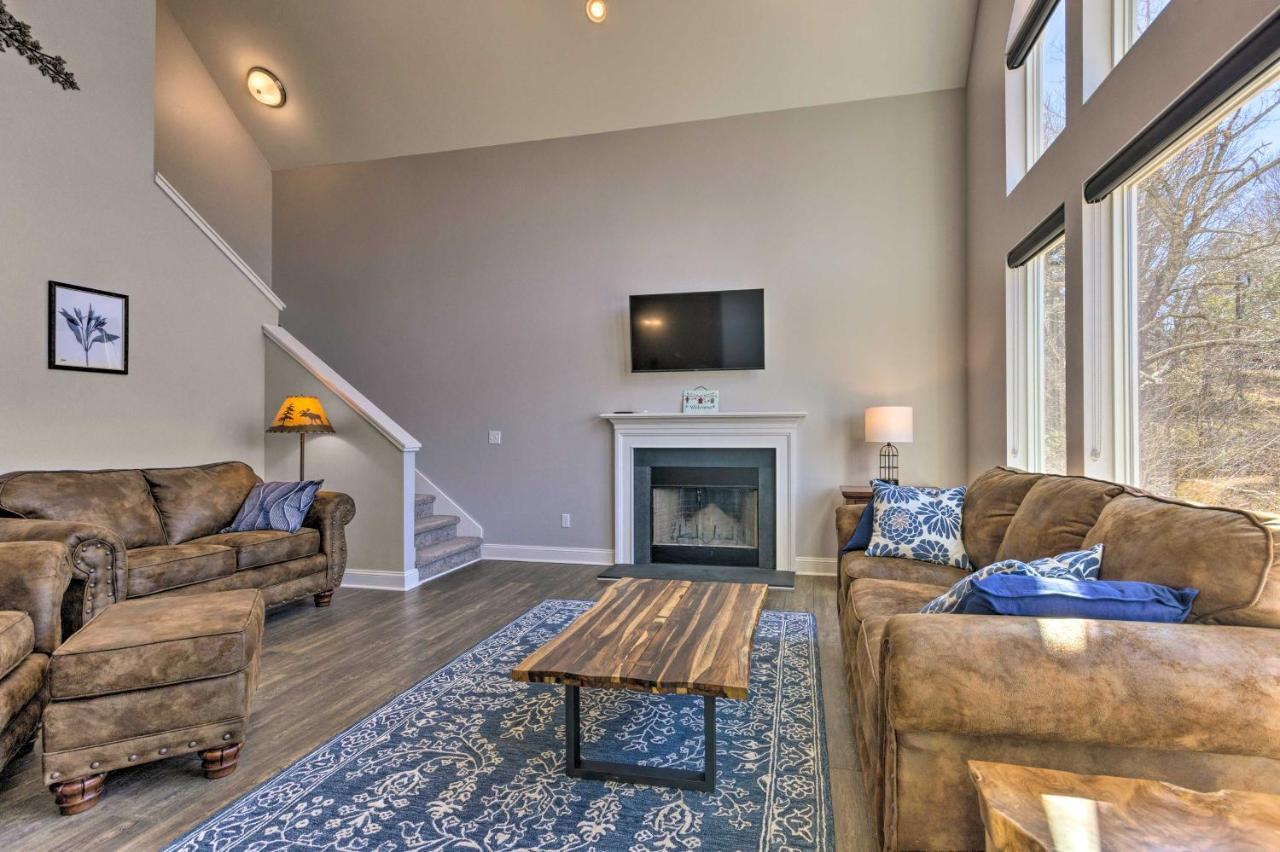Holiday home Family With Views About 5 Mi To Downtown Asheville! Asheville