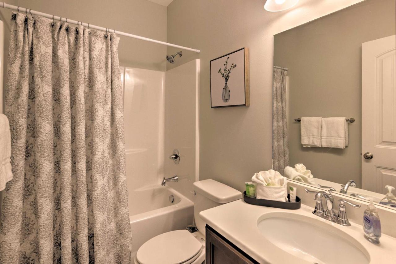 Family With Views About 5 Mi To Downtown Asheville! Holiday home Asheville