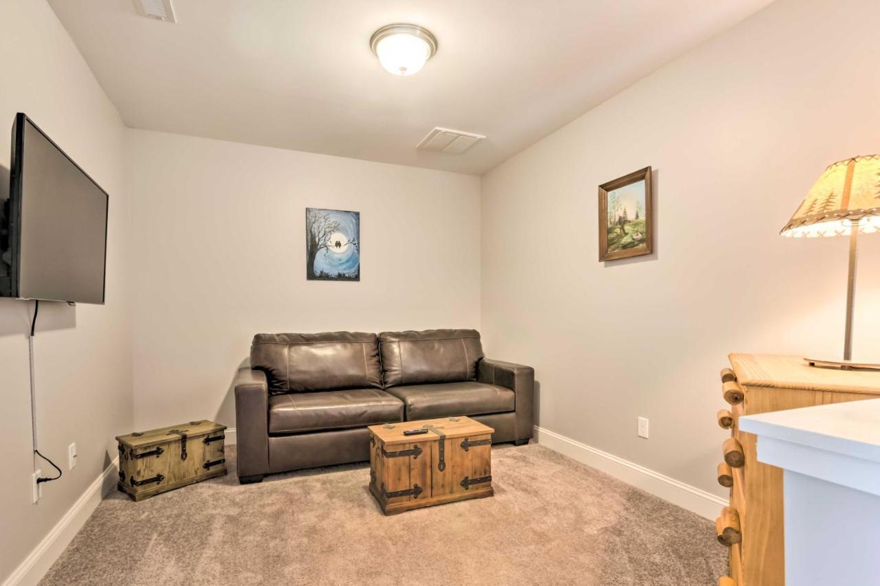 Family With Views About 5 Mi To Downtown Asheville! Holiday home