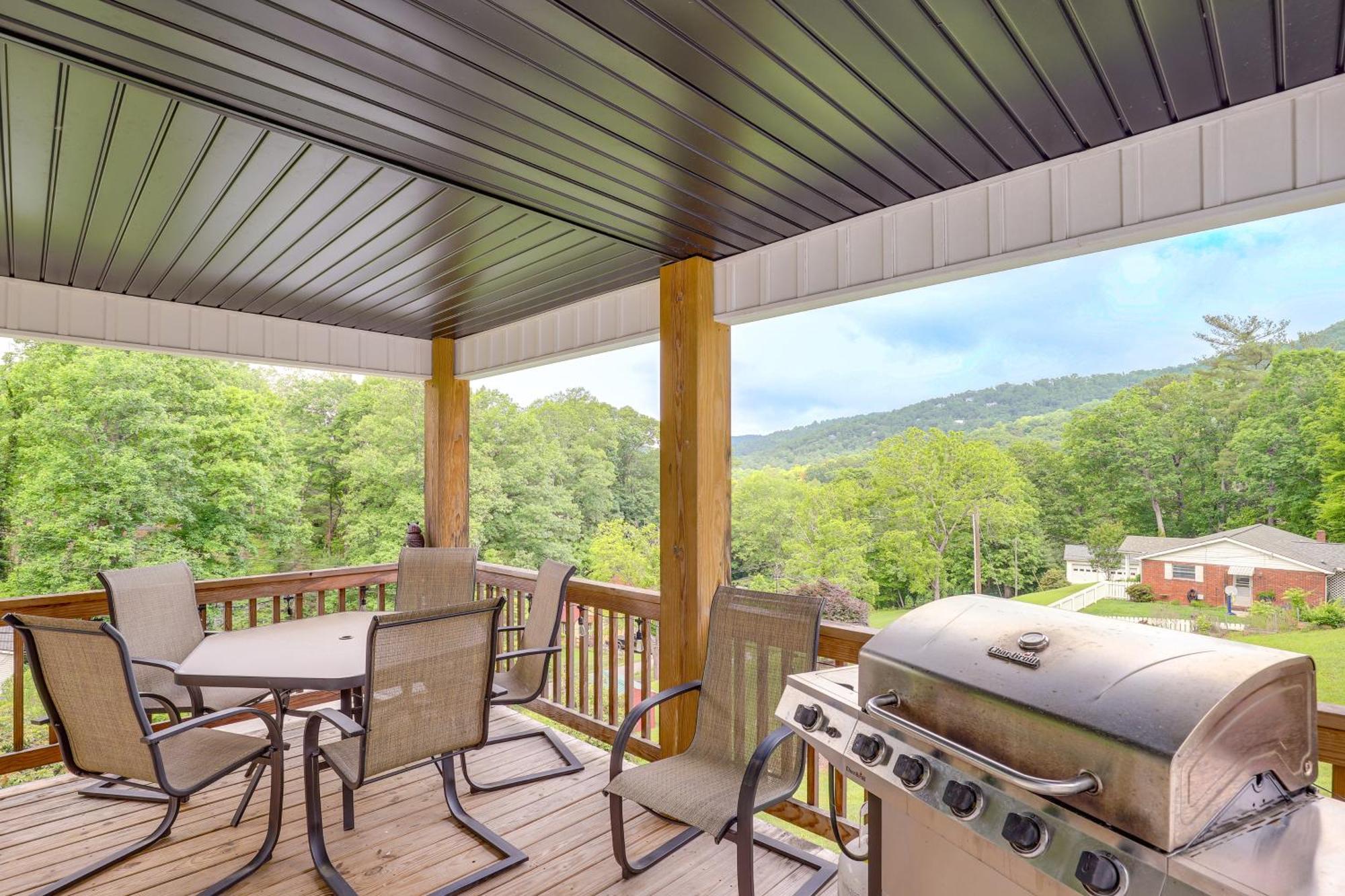 Holiday home Family With Views About 5 Mi To Downtown Asheville! Asheville