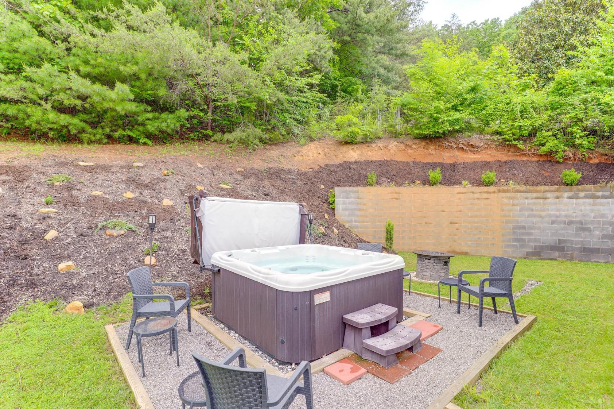 Family With Views About 5 Mi To Downtown Asheville! * Asheville